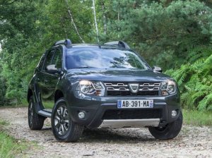      (Renault Duster)